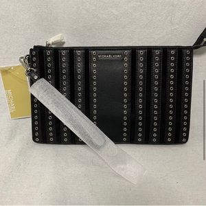 🔥Michael Kors Brooklyn Grommet Large Wristlet Black
